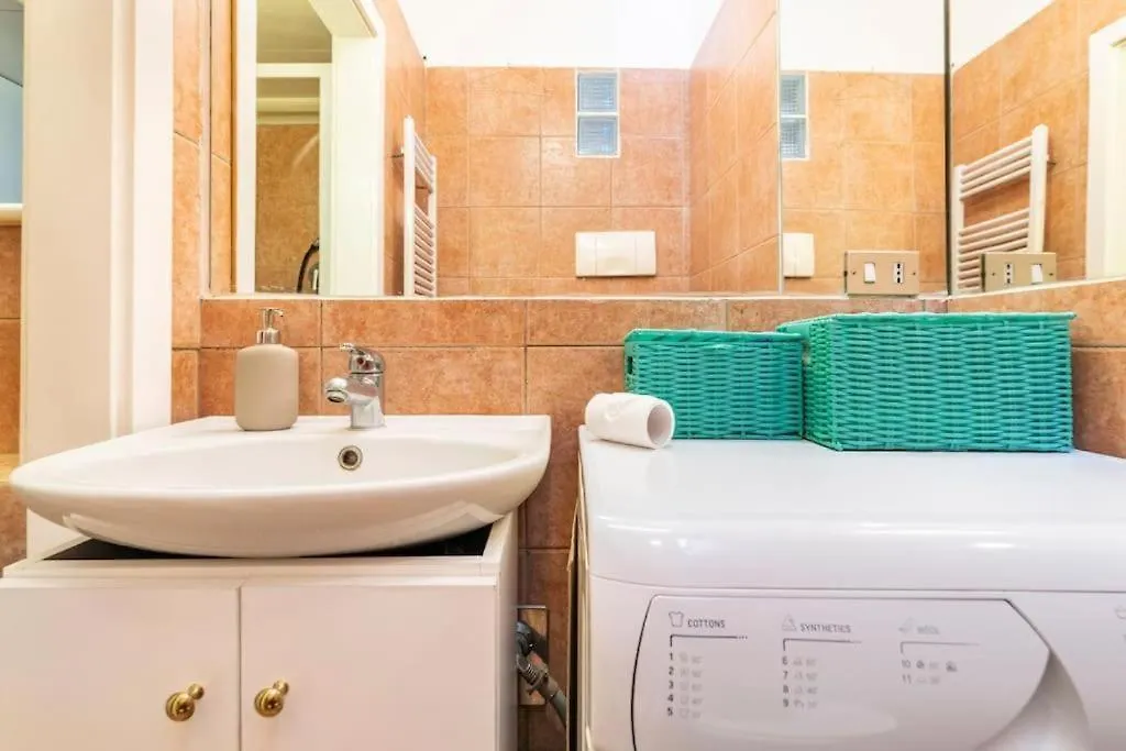 Apartamento Grazioso Milán 0*,  Italia